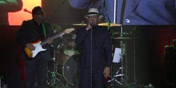 Wason Brazobán reafirma éxito con su espectáculo “Corazón romántico”
