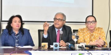 Ministro de Salud pide a la población contribuir a luchar contra Covid-19