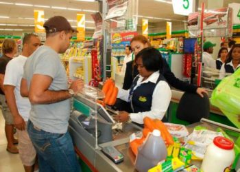 Empresas garantizan abastecimiento de alimentos a la población dominicana