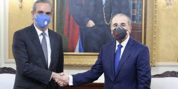 Medina recibe a Luis Abinader en  Palacio Nacional