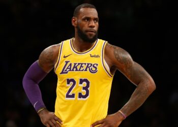 LeBron James denuncia campaña publicitaria política por malinterpretar tuit