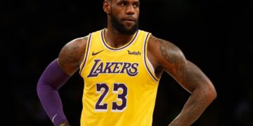 LeBron James denuncia campaña publicitaria política por malinterpretar tuit