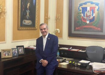 Abinader pide No colocar su fotografía en  las instituciones del Estado