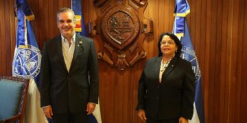 Presidente Luis Abinader destina 234.5 millones de pesos como apoyo financiero y logístico para desarrollar programa académico virtual de la UASD