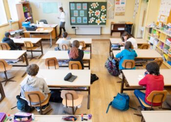 OMS: Vuelta al colegio será segura si la transmisión local del virus es baja