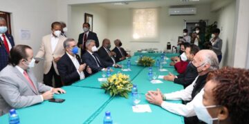 Presidente Luis Abinader inicia diálogo con líderes nacionales