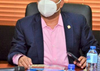 Comisión de Recursos Naturales y Medio Ambiente del Senado  estudia el proyecto de Ley que modifica el artículo 7 de la Ley de INAPA