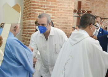 El presidente Luis Abinader asiste a misa conmemorativa día de Nuestra Señora de Las Mercedes en el Santo Cerro