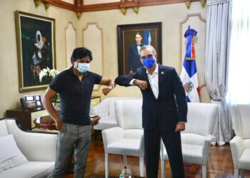 PRESIDENTE ABINADER SE REÚNE EN  PALACIO CON  INDUSTRIA CINEMATOGRÁFICA Y  RATIFICA SU APOYO