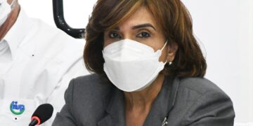 Ministerio de Salud presenta informe sobre disminución  de COVID-19