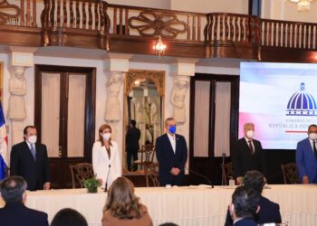 Presidente Abinader resalta alianzas Público-Privadas Invita al sector privado a presentar proyectos importantes de interés social