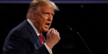 Donald Trump dice que es «estúpido» hacer tantos tests de covid tras récord de casos