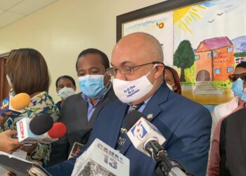 El diputado PRM Jesús Ogando denunció que más de ocho mil maestros devengan sueldo de conserje