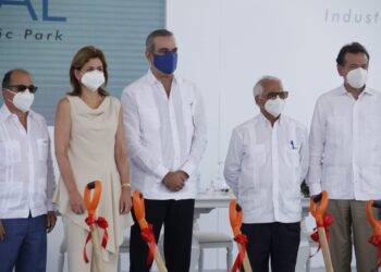 Presidente Abinader garantiza apoyo a todo el que invierta en el país