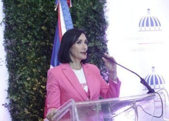 Primera Dama se compromete afiliar a miles de mujeres en SENASA  y chequeos gratuitos para detectar cáncer de mama