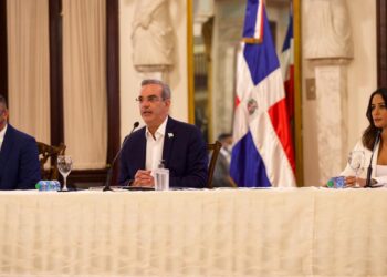 Presidente Abinader declaró de interés nacional el acceso igualitario a la tecnología 5G y banda ancha y llama a licitación