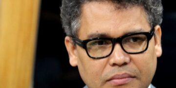 Convocatoria a la Plaza de la Bandera con baja asistencia