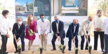 Presidente anuncia transformación de la Ciudad Colonial y encabeza primer picazo Hotel Iberoestar