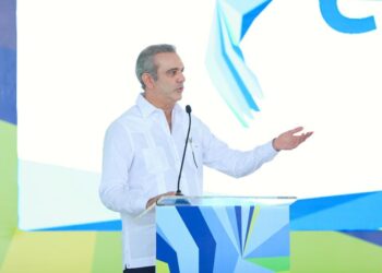 Abinader realiza encendido  de tres unidades de generación eléctrica convertidas a gas natural