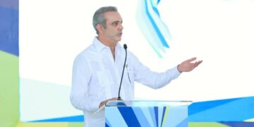 Abinader realiza encendido  de tres unidades de generación eléctrica convertidas a gas natural