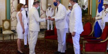 Presidente Luis Abinader recibe cartas credenciales de nuevos embajadores de Haití, Reino Unido e Irlanda del Norte y la República Francesa