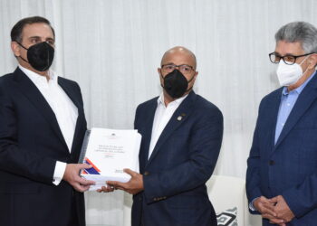 Cámara de Diputados recibe del Poder Ejecutivo el proyecto de Presupuesto Nacional para el 2021