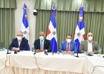 Comisión Bicameral que estudia el proyecto de Ley de Presupuesto para el 2021 se reúne con el ministro de Economía, Planificación y Desarrollo