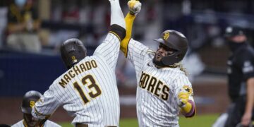 Fernando Tatis Jr. da dos jonrones, Machado uno y San Diego iguala serie con San Luis