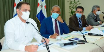 Comisión Bicameral encargada del estudio del proyecto de Ley de Presupuesto  escucha explicaciones del ministro de Hacienda