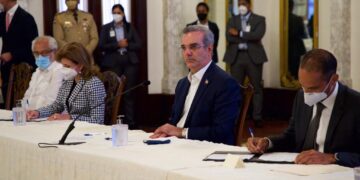 Gobierno firma acuerdo  US$ 40 millones  con empresa británica AstraZeneca para adquirir 10 millones de dosis de la vacuna contra el COVID-19