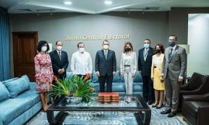 PRM visita la JCE y expresa su confianza en la institución​