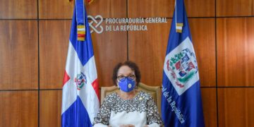 Procuradora Germán Brito recibe atenciones médicas en la Plaza de la Salud