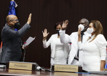 Cámara de Diputados juramenta a tres nuevos diputados que llenaron vacantes en PRM