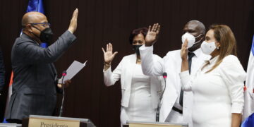 Cámara de Diputados juramenta a tres nuevos diputados que llenaron vacantes en PRM