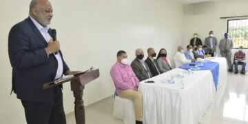 Ministro de Educación anuncia contratación de internet para escuelas