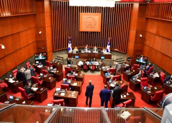 Senado aprueba préstamo por US$40 millones compra de vacuna Covid-19