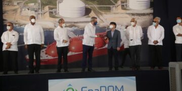 Presidente Abinader destaca impacto positivo de construcción de tanque gas natural en Boca Chica