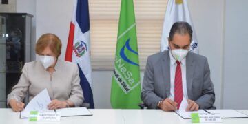 SeNaSa y Ministerio de Cultura firman acuerdo para afiliar al Régimen Subsidiado a miembros del gremio artístico y cultural