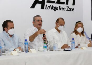 Presidente Luis Abinader anuncia construcción de diez nuevas naves en Zona Franca de La Vega