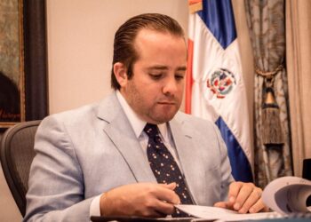 Ministerio Administrativo de la Presidencia presenta ahorros por 263 millones de pesos en primeros tres meses