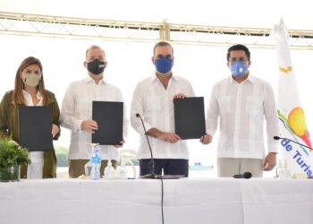 Gobierno, BID y ASONAHORES acuerdan rescate de 35 playas; crean fondo de US$11.8 MM para mitigar  el sargazo