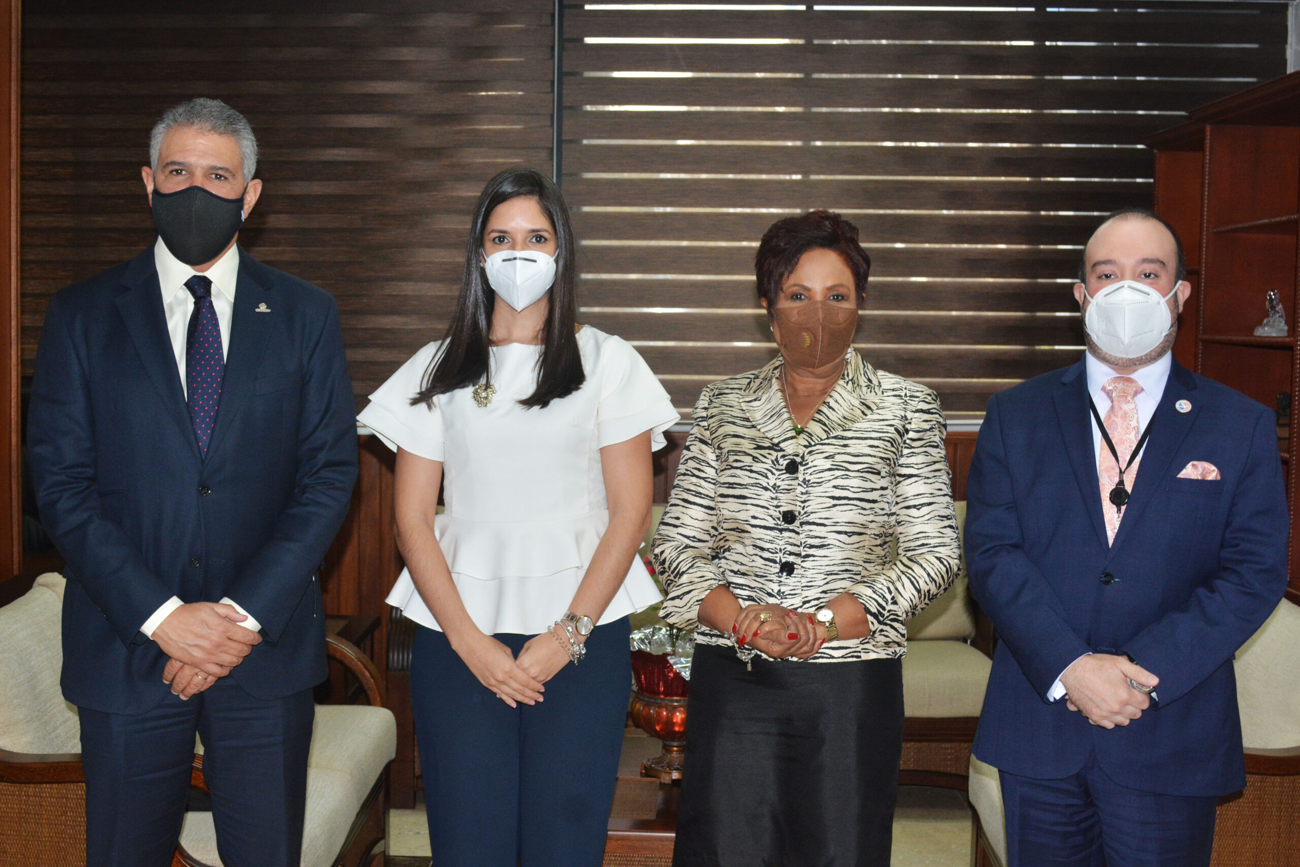 Superintendente de Seguros Josefa Castillo logra auditores externos flexibilicen tarifas en favor de corredores