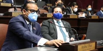 Diputados ordenan investigar situación del diputado Sadoky Duarte, acusado de agredir policía