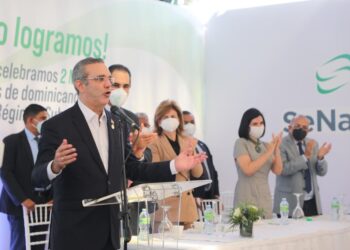 Presidente Abinader cumple meta de dos nuevos millones de afiliados en SENASA 