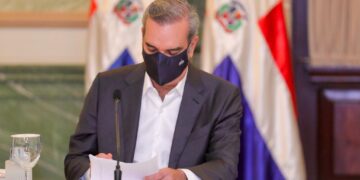 Presidente Abinader promulga la ley que otorga por quince años incentivos fiscales para la competitividad e innovación industrial   