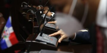 Diputados convierten en ley la prohibición de matrimonio entre menores de 18 años