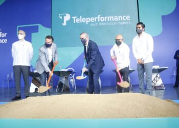 Presidente da primer palazo construcción edificio corporativo Teleperformance