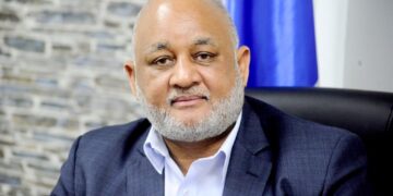 El ministro de Educación se reintegra a sus labores luego de superar la covid-19