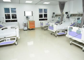 Presidente Abinader entrega UCI hospital de Azua, tras 15 años sin servicio