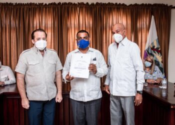 Gobierno deposita fondos para obras municipales en Barahona